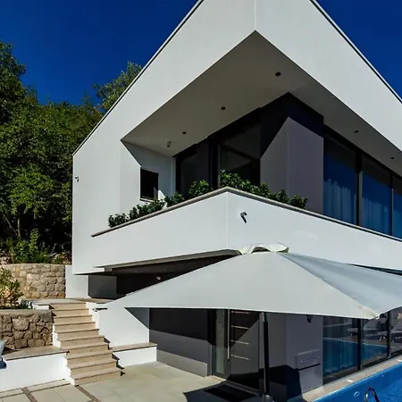 Villa Medveja *